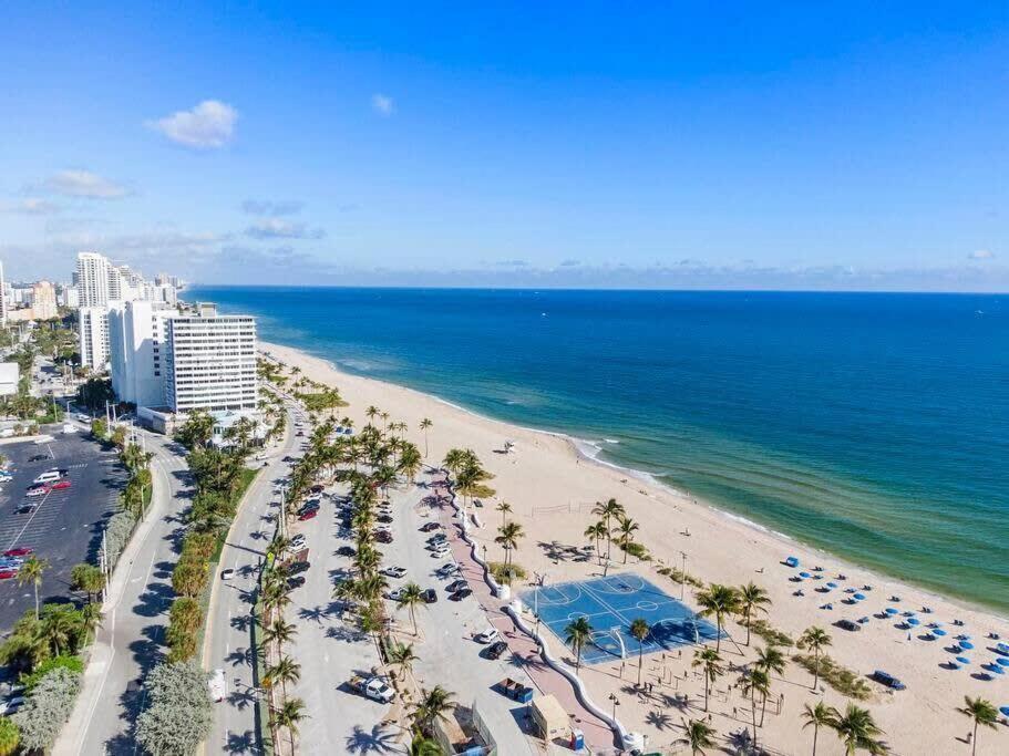 Walk To Las Olas Banyan Room Palm Paradise Inn Fort Lauderdale Exterior foto