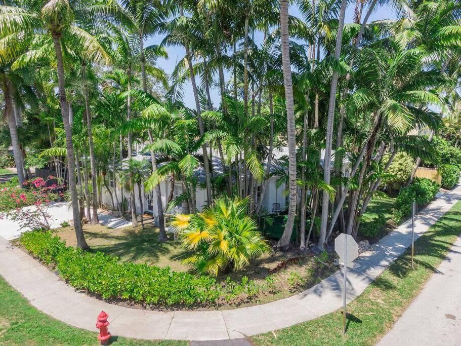 Walk To Las Olas Banyan Room Palm Paradise Inn Fort Lauderdale Exterior foto